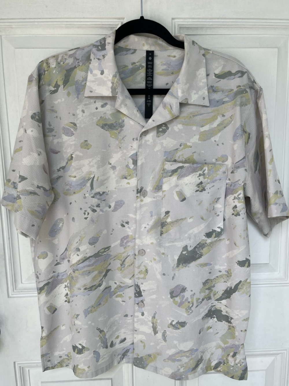 Short-Sleeve Men's Camp Shirt in Light Beige Abstract Print